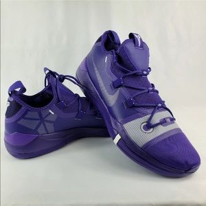 Nike Kobe Bryant Lakers Mens Basketball Shoe  17